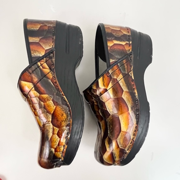 Dansko Professional Clogs Brown Gold Shiny Leather Women’s Size US 6.5-7 / EU 37 - Picture 9 of 16